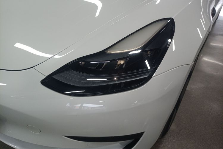 Tesla Model 3 2023 car image #23