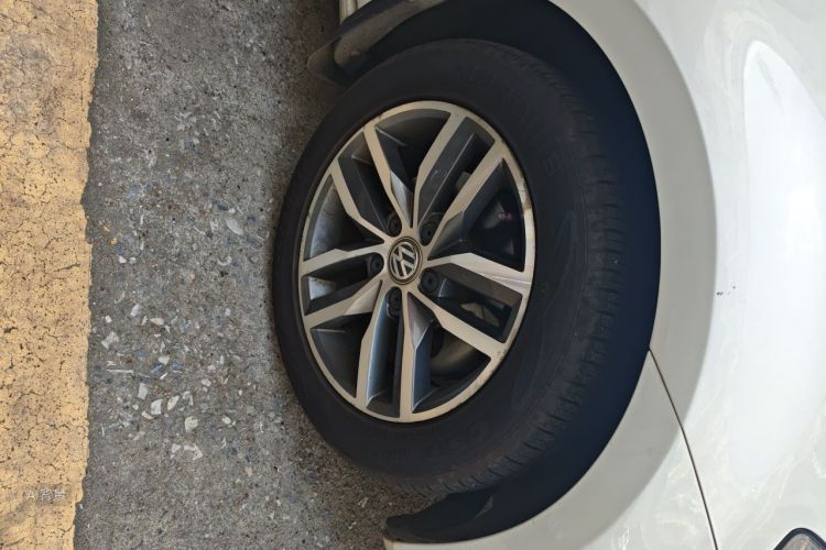 Volkswagen Golf 2016 car image #9