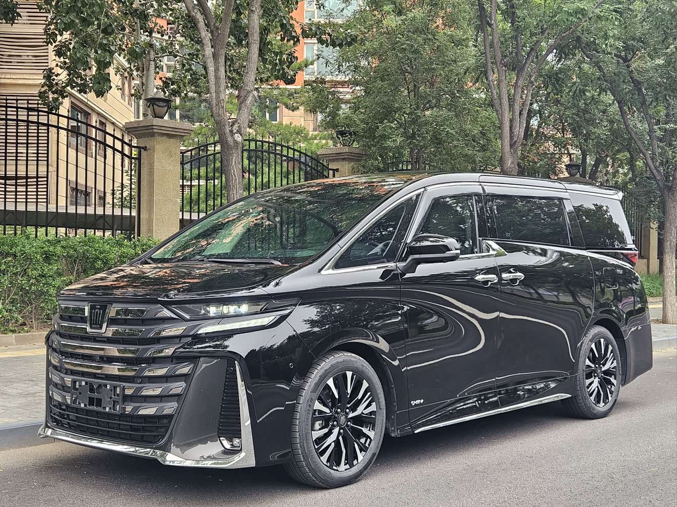 Toyota Vellfire 2024 Toyota Vellfire 2024 immagine di auto