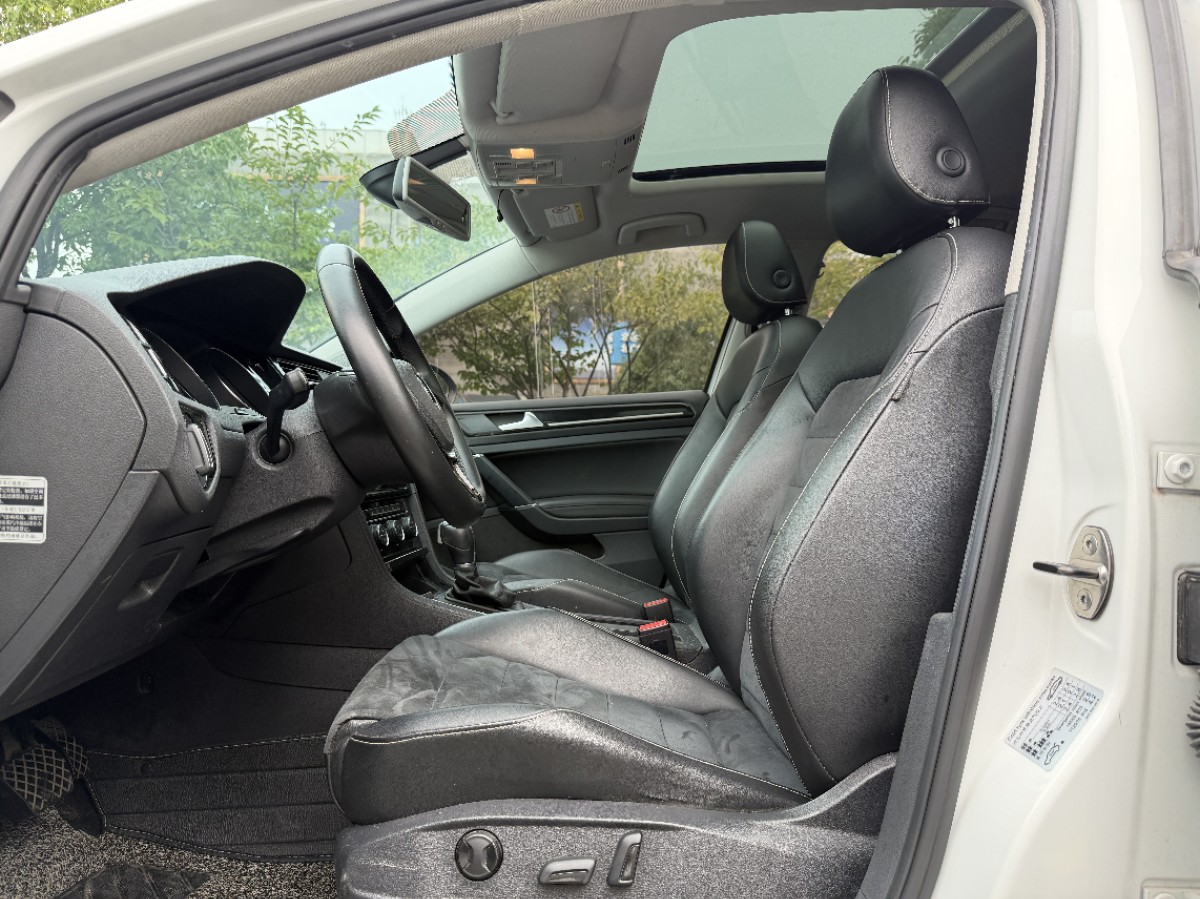 Volkswagen Golf 2014 car image #8