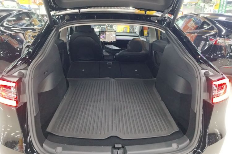 Tesla Model Y 2024 imagem de carro #19