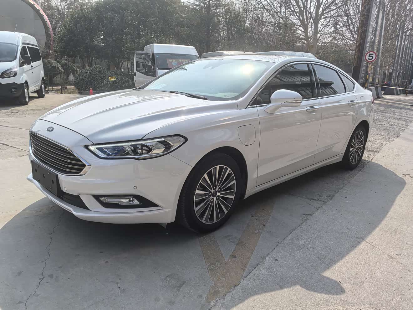 Ford Mondeo New Energy 2019 car image 