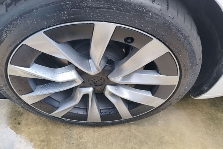 Tesla Model 3 2025 #9 Tesla Model 3 2025 car image #9