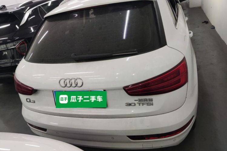 Audi Q3 2017 car image #6