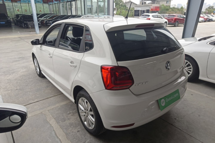 Volkswagen Polo 2016 car image #5