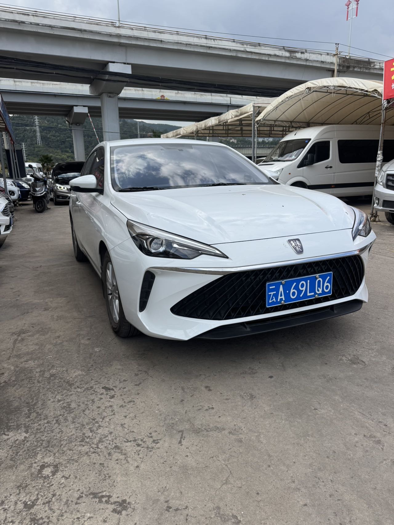 Roewe i5 2023 #3 Roewe i5 2023 car image #3