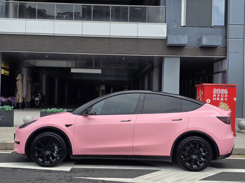 Tesla Model Y 2022 car image #3