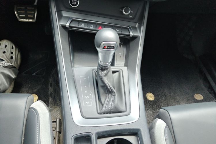 Audi Q3 2024 car image #14