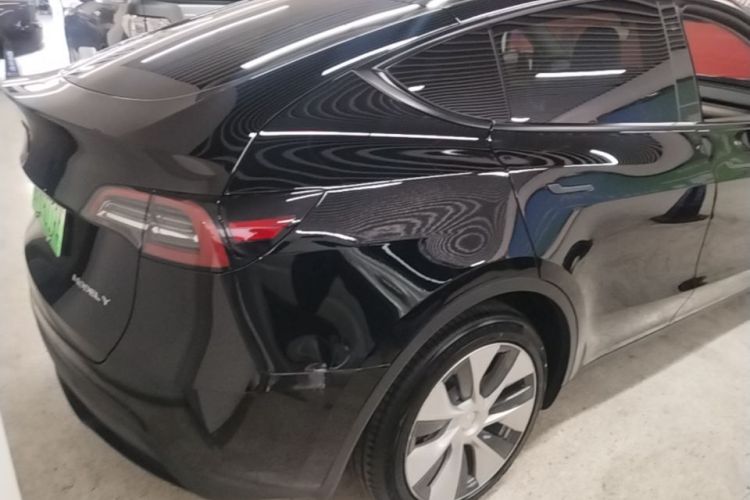 Tesla Model Y 2021 car image #7