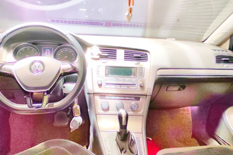Volkswagen Golf 2015 car image #7