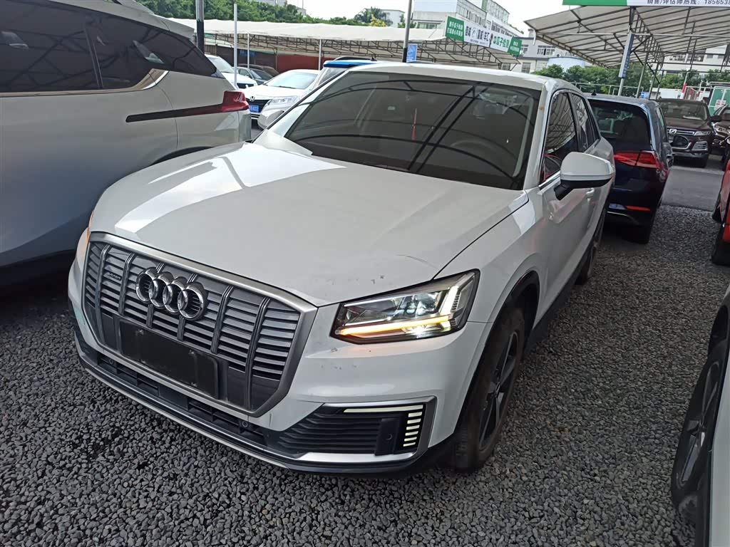 Audi Q2L e-tron 2021 car image 