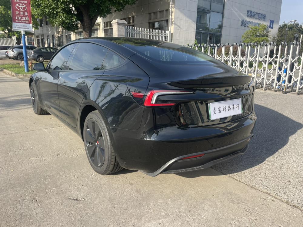 Tesla Model 3 2025 car image #4