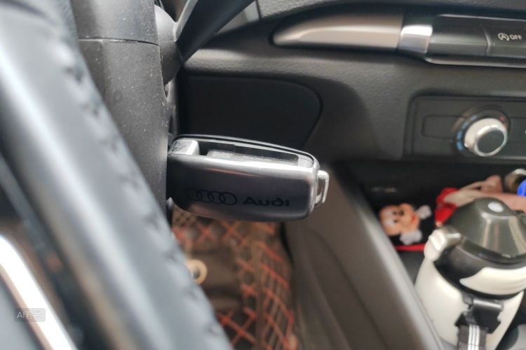Audi A3 2018 car image #10