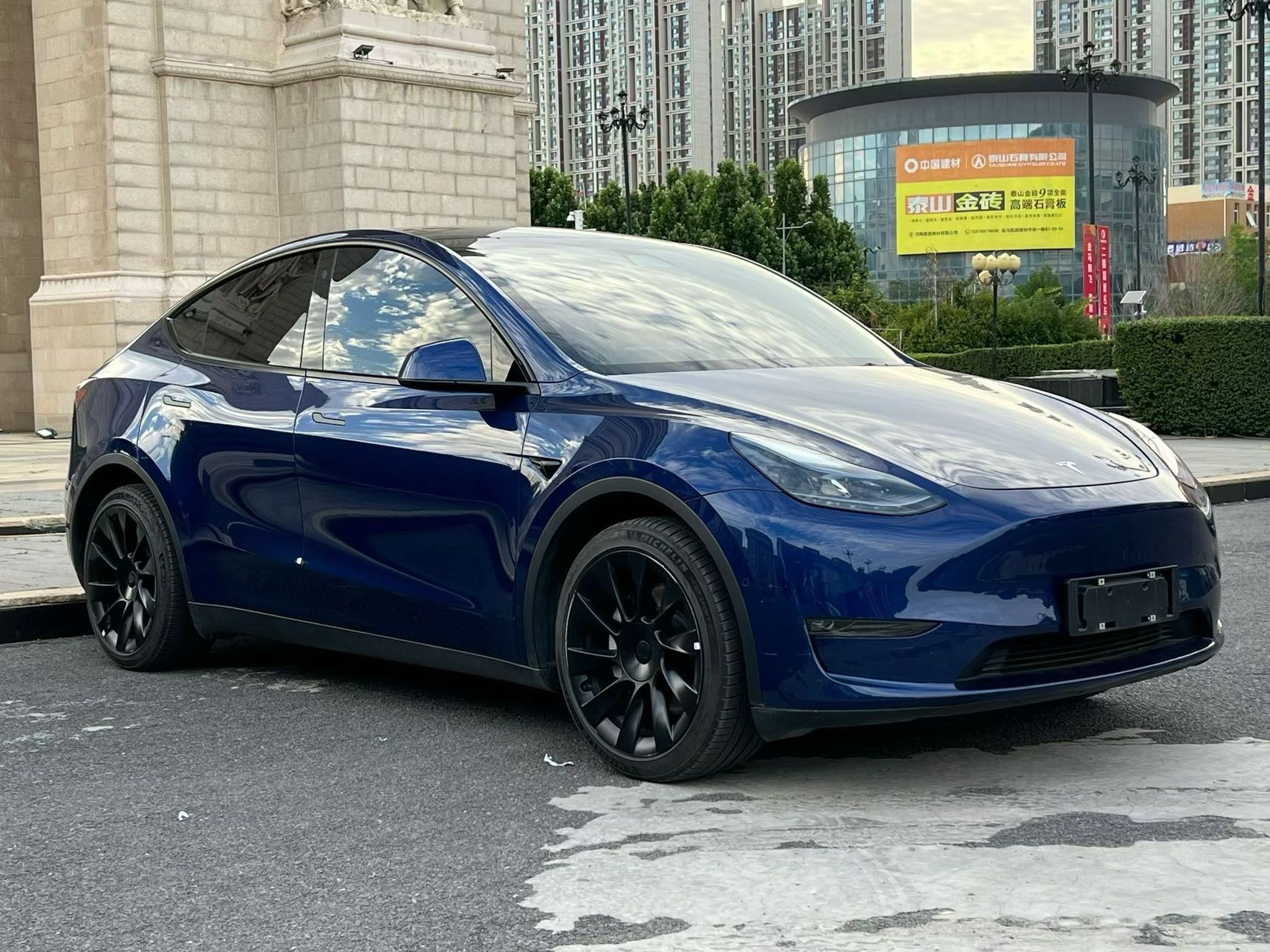 Tesla Model Y 2021 #2 Tesla Model Y 2021 car image #2