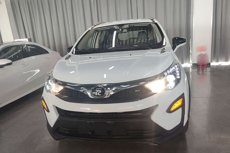 BYD Yuan 2017 #3 BYD Yuan 2017 car image #3