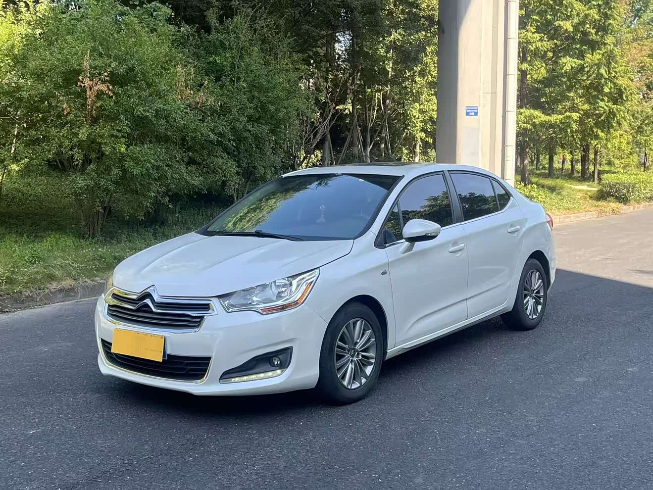 Citroen C4L 2015 car image 