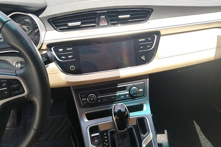 GEELY Emgrand 2019 #13 GEELY Emgrand 2019 image de voiture #13