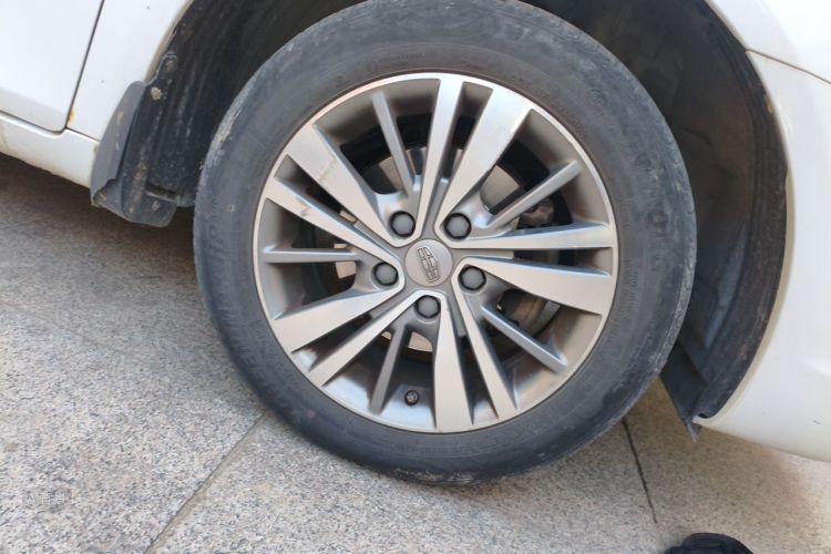 GEELY Emgrand 2019 car image #9