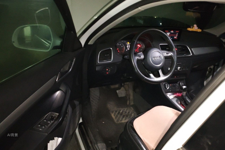 Audi Q3 2018 immagine di auto #18