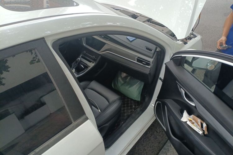 GEELY Emgrand 2021 car image #23