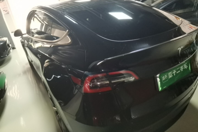 Tesla Model Y 2021 #5 Tesla Model Y 2021 car image #5