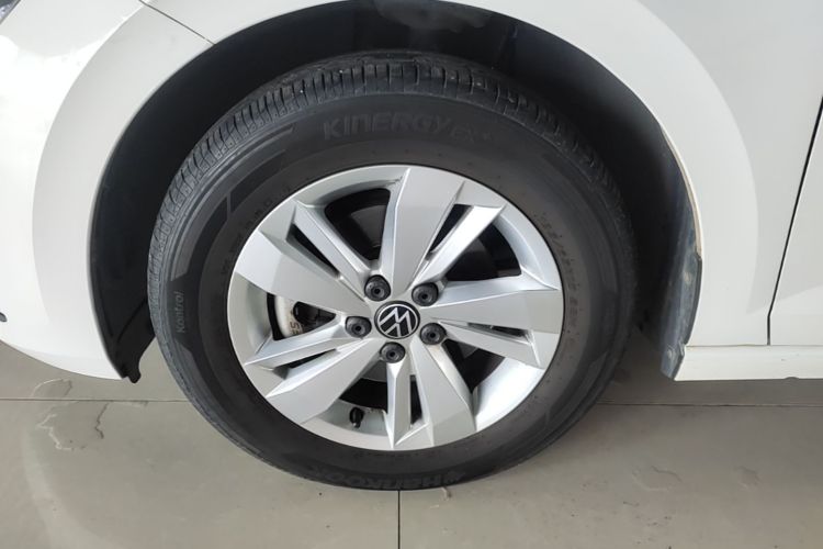 Volkswagen Polo 2021 car image #4