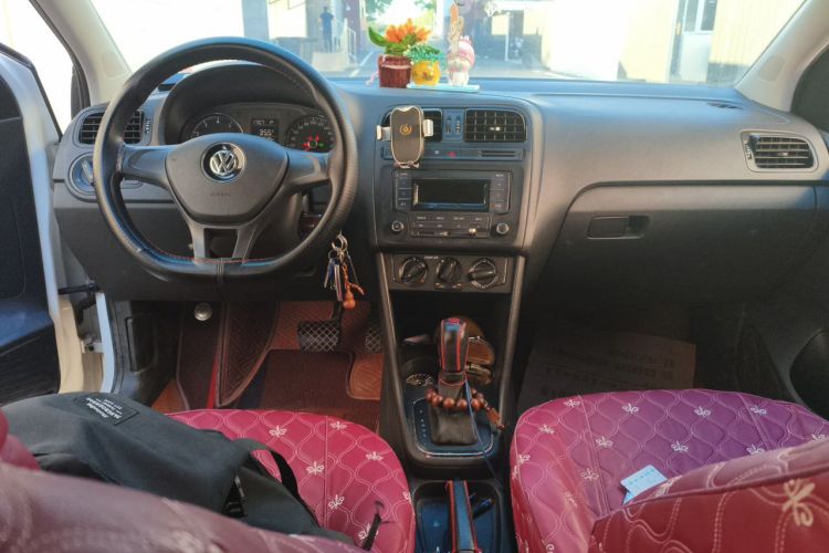 Volkswagen Polo 2019 car image #7