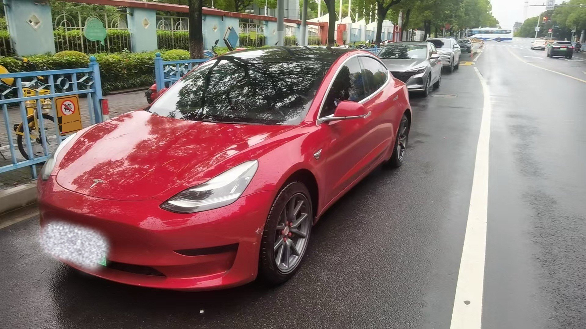 Tesla Model 3 2020 car image 