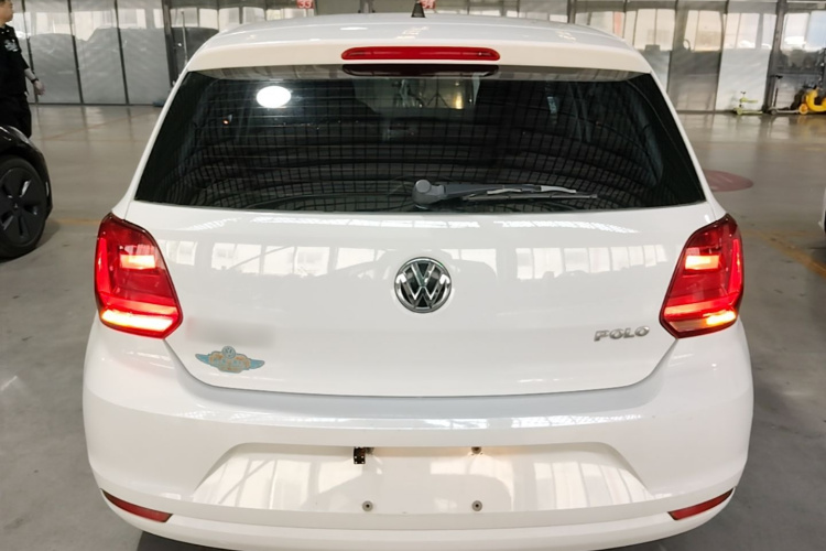 Volkswagen Polo 2016 car image #4