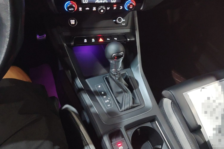 Audi Q3 2024 car image #14
