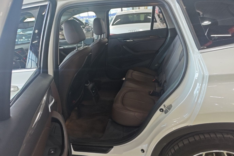 BMW X1 2019 #17 BMW X1 2019 car image #17