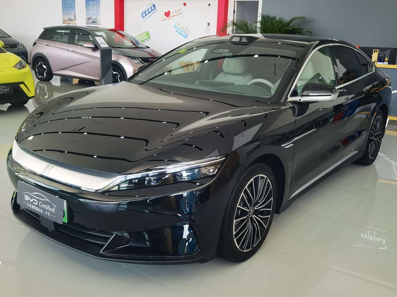 BYD Han 2025 صورة سيارة 