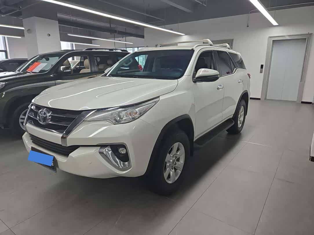 Toyota Fortuner 2019 汽车图片 