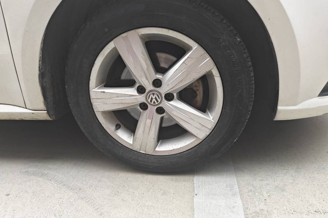Volkswagen Lavida 2017 car image #9