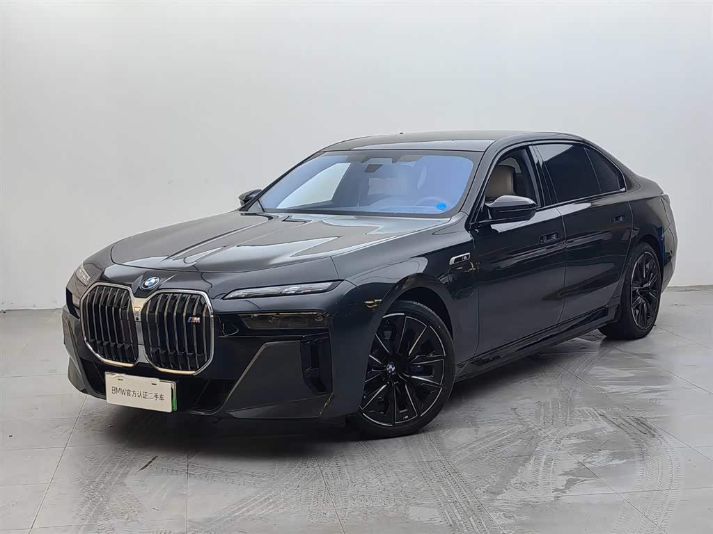 BMW i7 M70L 2024 car image 
