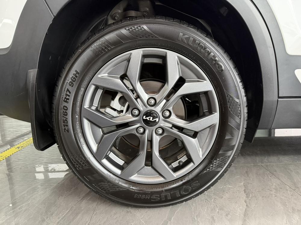 Kia Seltos 2023 car image #16