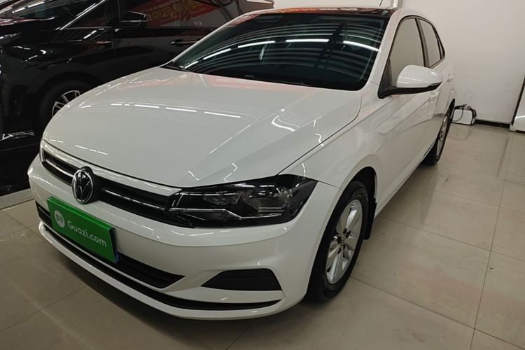 Volkswagen Polo 2020 car image #2