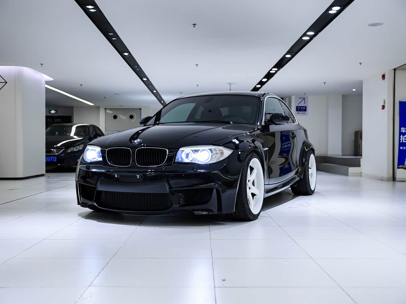 BMW 1 Series M 2012 car image 