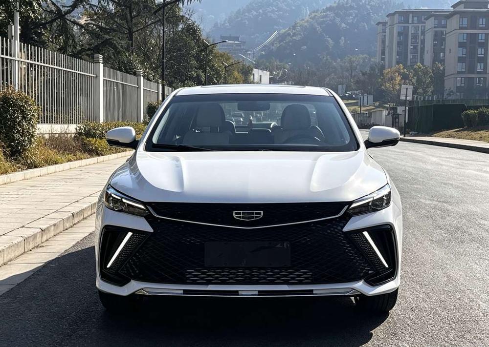 GEELY Emgrand L 2022 car image #2