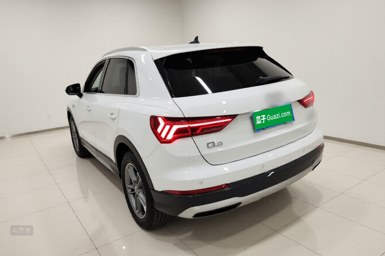 Audi Q3 2021 car image #5