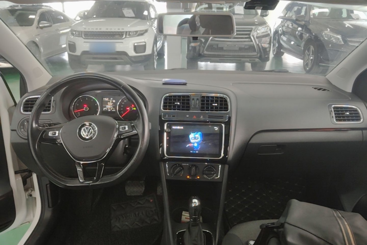 Volkswagen Polo 2019 car image #10