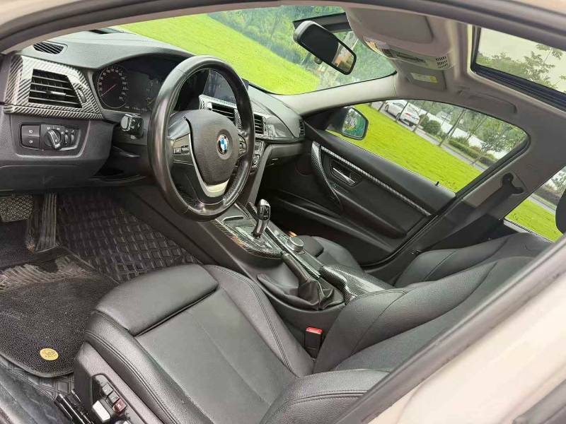BMW 3 Series 2018 car image #7