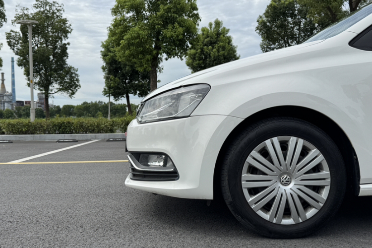 Volkswagen Polo 2018 car image #15