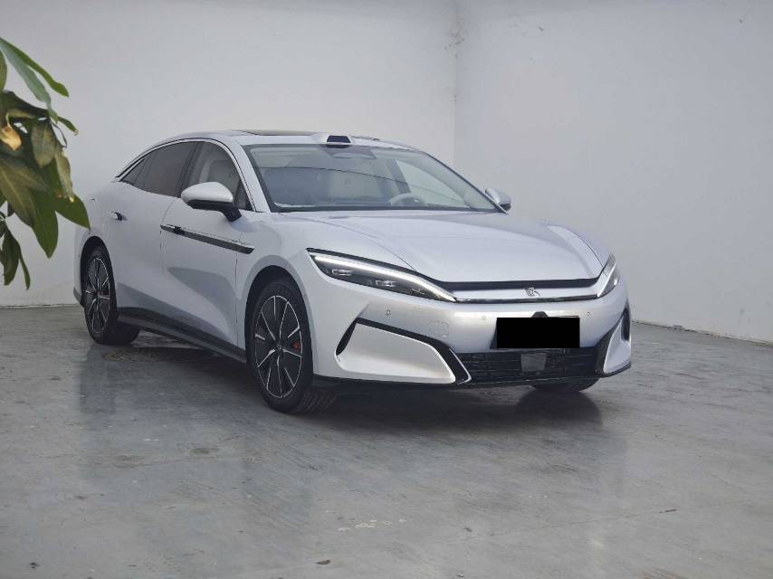 BYD HanL 2025 car image #3