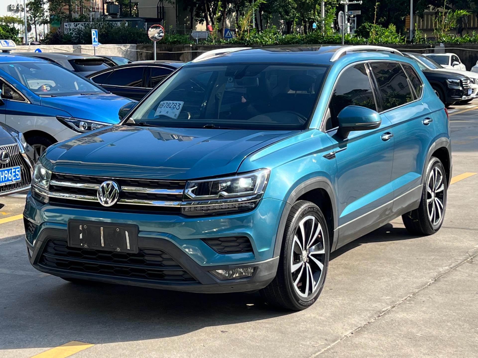 2019 immagine di auto 