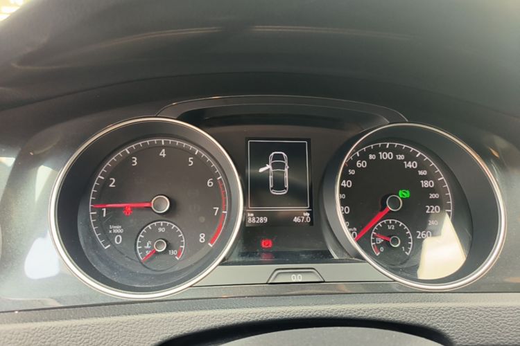 Volkswagen Golf 2018 car image #12