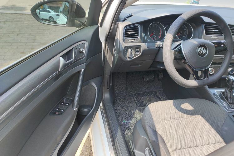 Volkswagen Golf 2017 imagem de carro #12