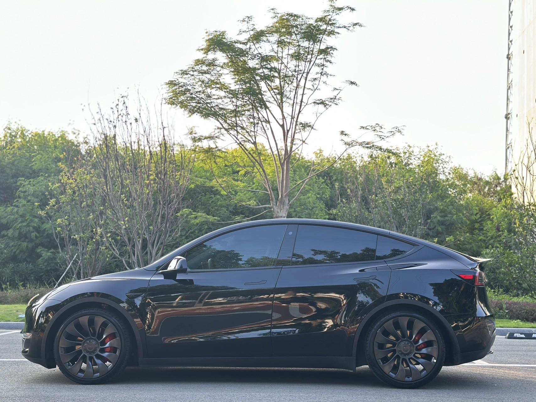 Tesla Model Y 2022 #5 Tesla Model Y 2022 car image #5