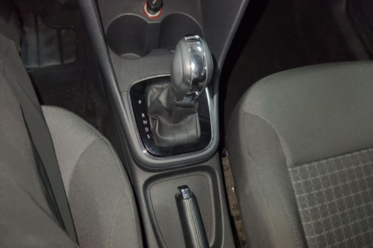 Volkswagen Polo 2016 car image #14
