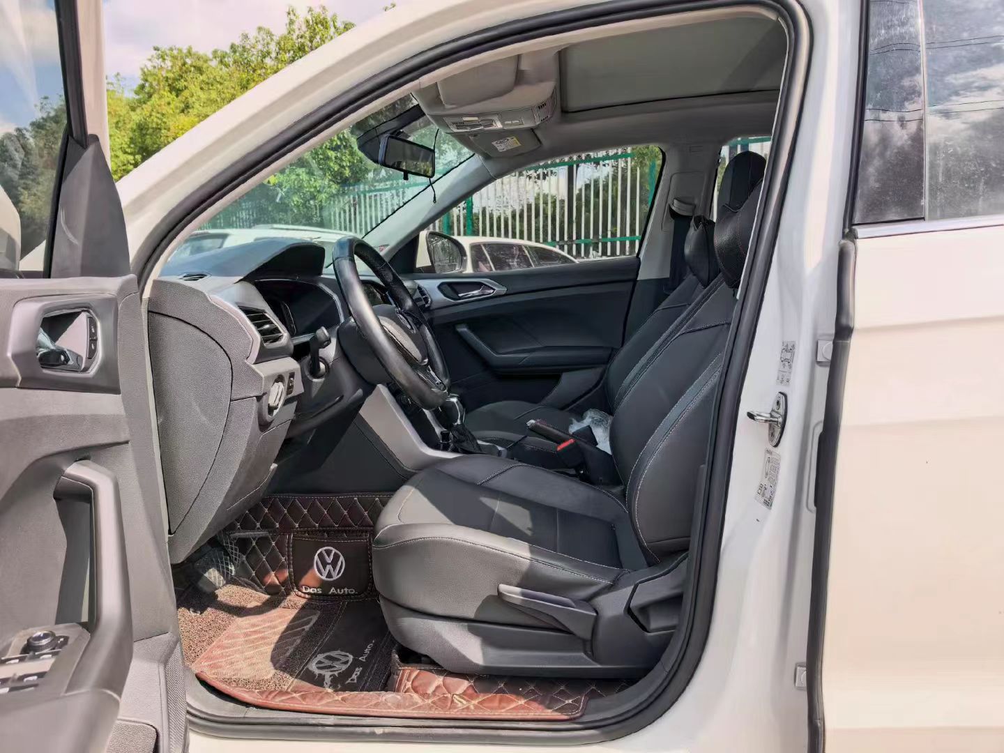 Volkswagen T-Cross 2019 #6 Volkswagen T-Cross 2019 car image #6